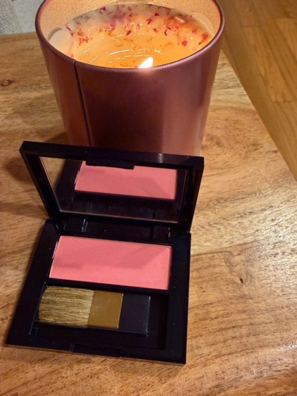Estée Lauder pink satin blush